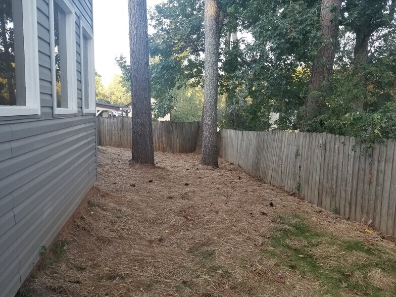 Building Photo - 2885 Waverly Cove