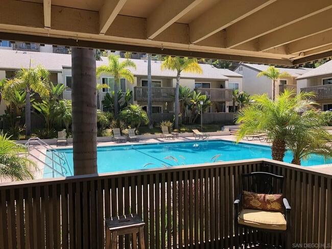 Building Photo - Light-Filled 1BR Retreat with Utilities Included in Prime La Jolla Locale