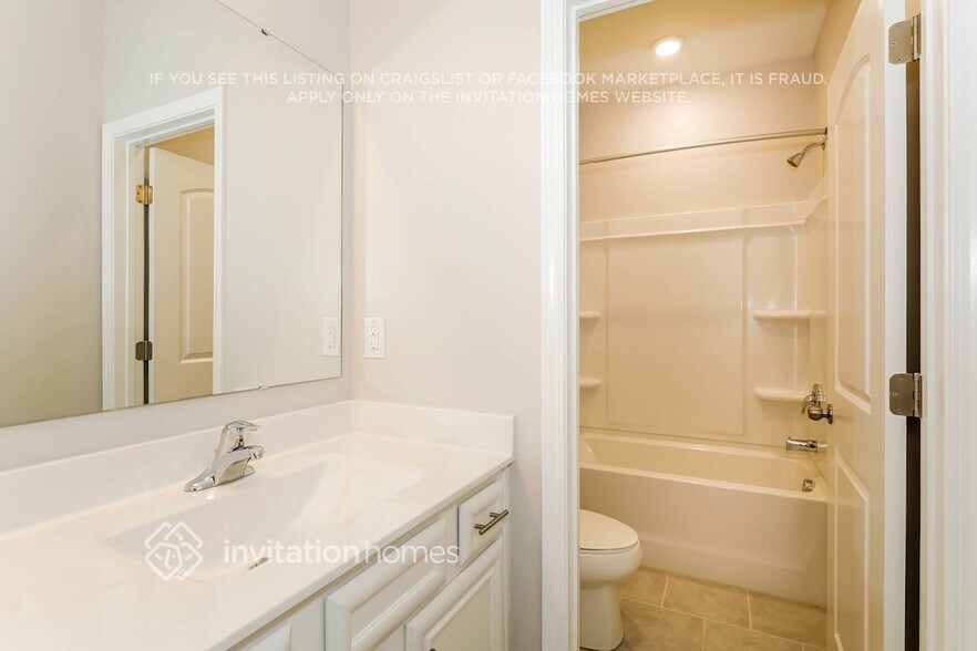 Building Photo - 15201 Autumn Sage Dr