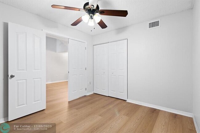 Building Photo - 251 City View Dr