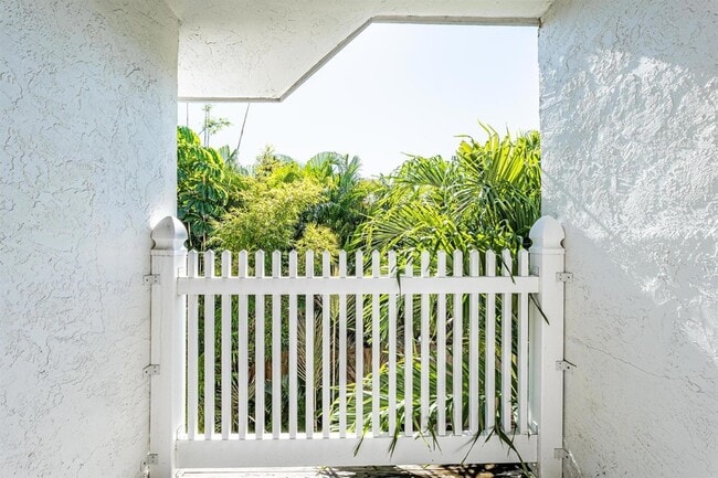 Building Photo - 2936 Florida Blvd