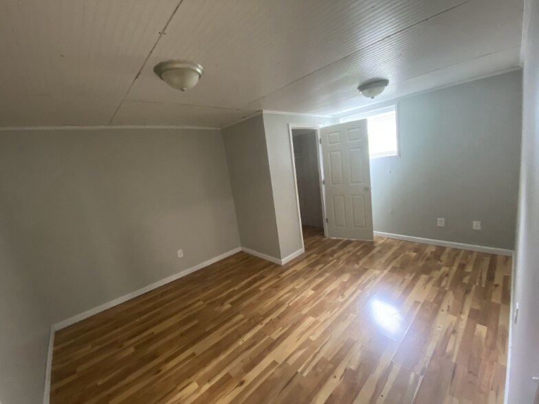 Building Photo - 1301 Hollins Rd
