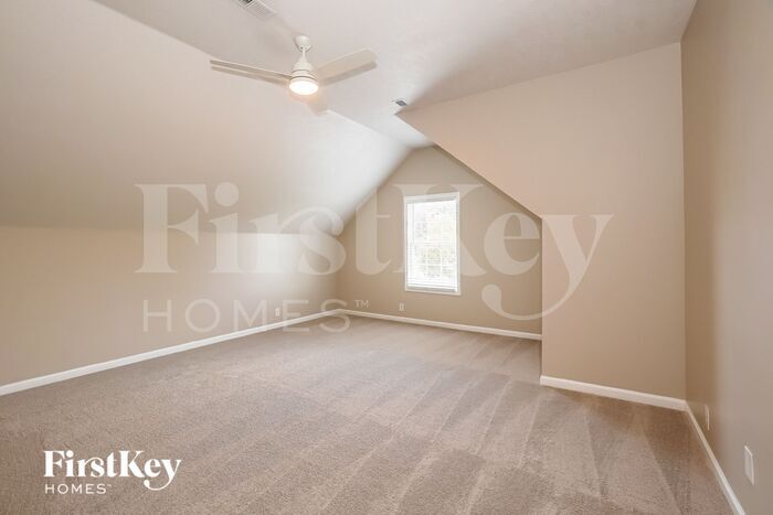 Building Photo - 3508 Clover Hill Dr