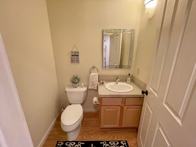 Building Photo - Charming Alta Sierra Home