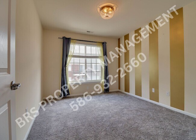 Building Photo - Move In Ready 2 Bd 2 BA Condo in Shelby Twp