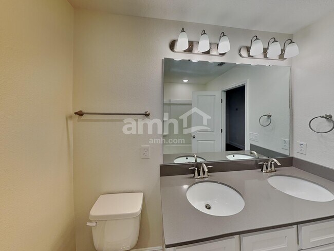 Building Photo - 2800 Ponds Trl