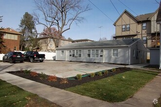 Building Photo - 2 BR Duplex on Governor Street Recently Re...