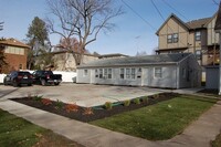 Building Photo - 2 BR Duplex on Governor Street Recently Re...