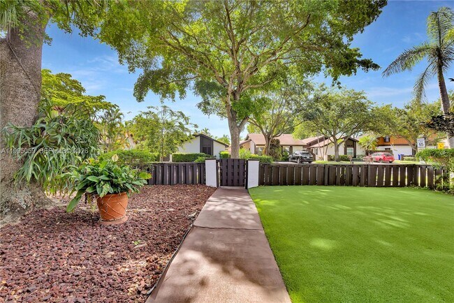 Building Photo - 1610 W Sandpiper Cir