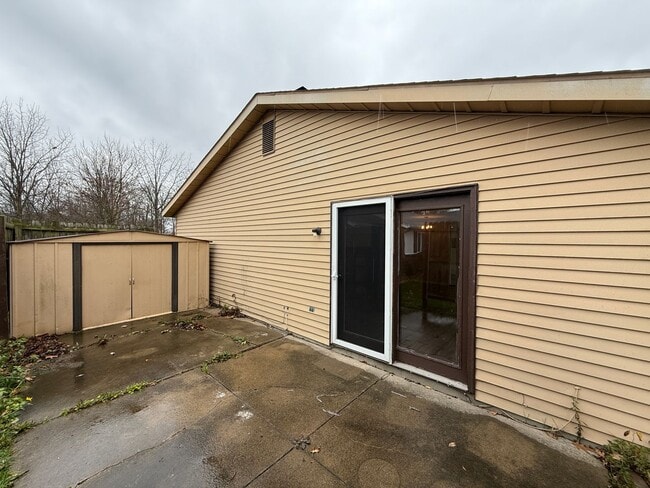 Building Photo - Townhouse For Rent By Capital Property Management