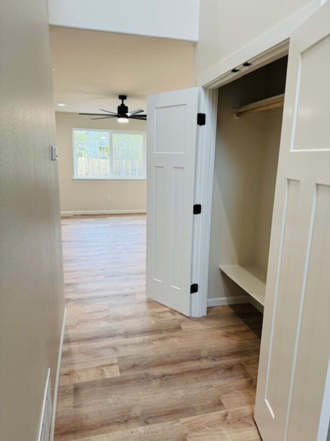 Building Photo - Brand New Duplex with upgraded finishes th...
