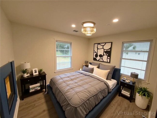 Building Photo - 3127 Latona Dr SW