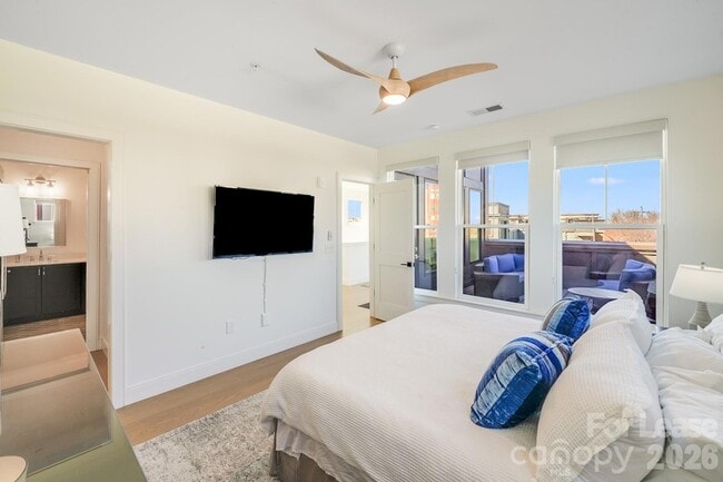 Building Photo - 3000 South Blvd