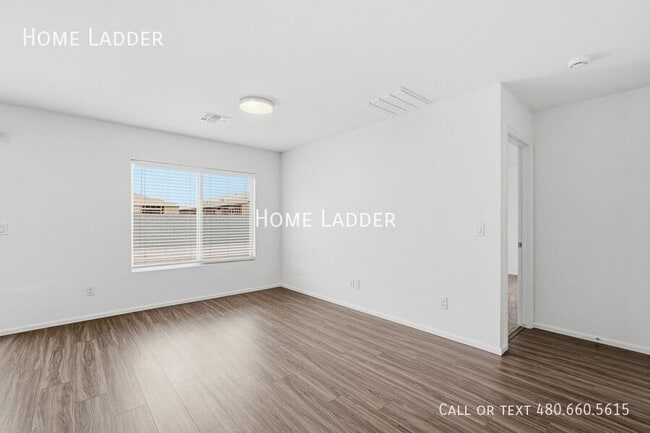 Building Photo - 1360 W Inca Dr