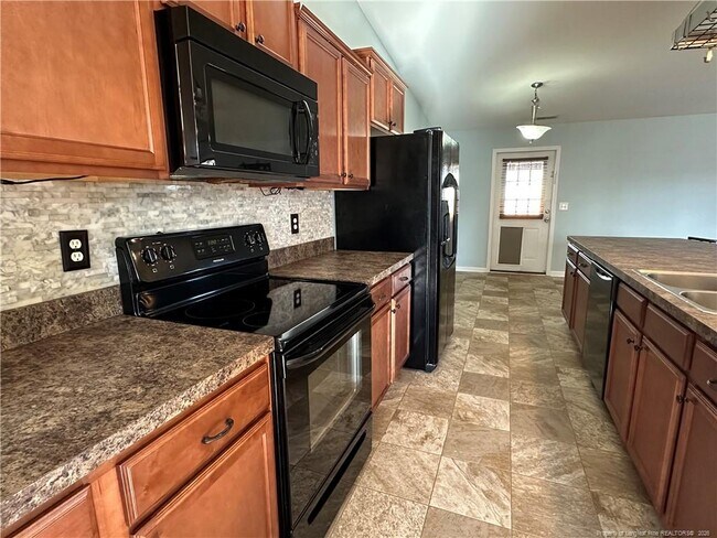 Building Photo - 20 Old English Ln