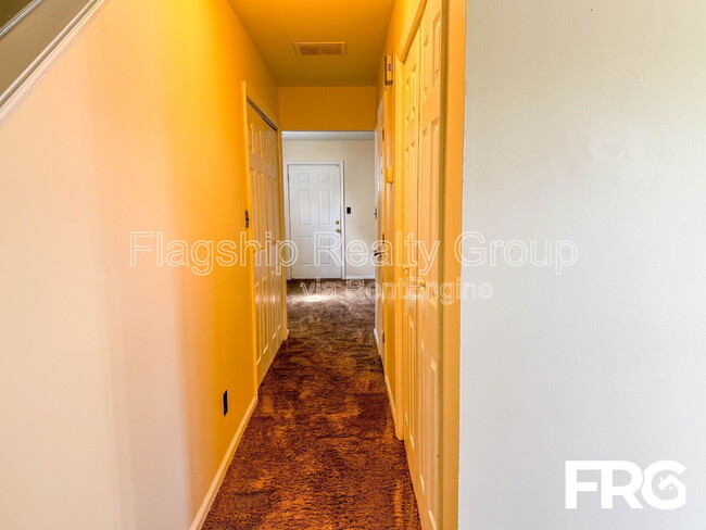 Building Photo - 105 Chesterfield Ct