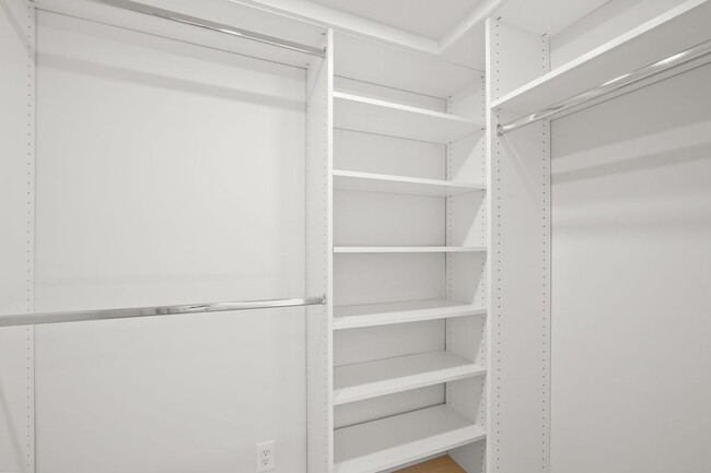 Building Photo - 619 Westmount Dr
