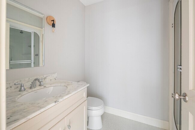 Building Photo - 116-128-128 Rantoul St