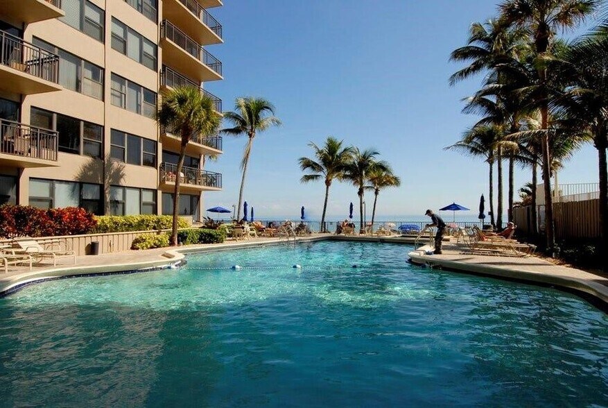 Building Photo - 3800 Galt Ocean Dr