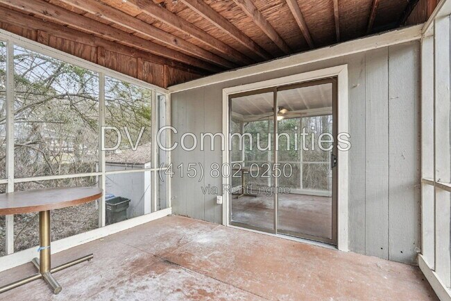 Building Photo - 3531 Tewksbury Dr SW
