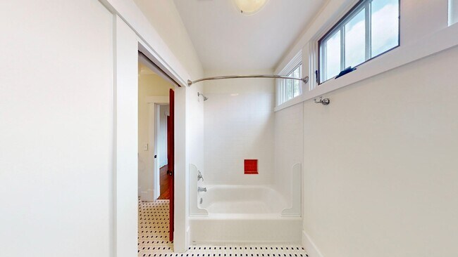 Building Photo - 2320 Chesterfield Ave