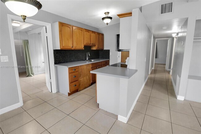 Building Photo - 272 NW 30th Terrace