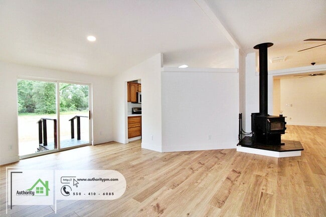 Building Photo - 22190 Vallotton Ln