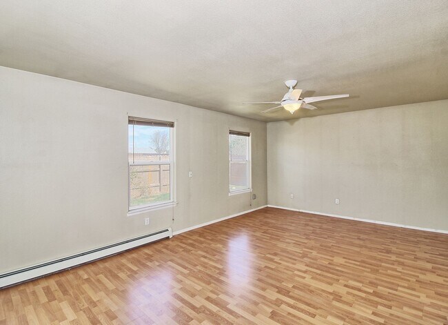 Building Photo - 850 Henry Cir