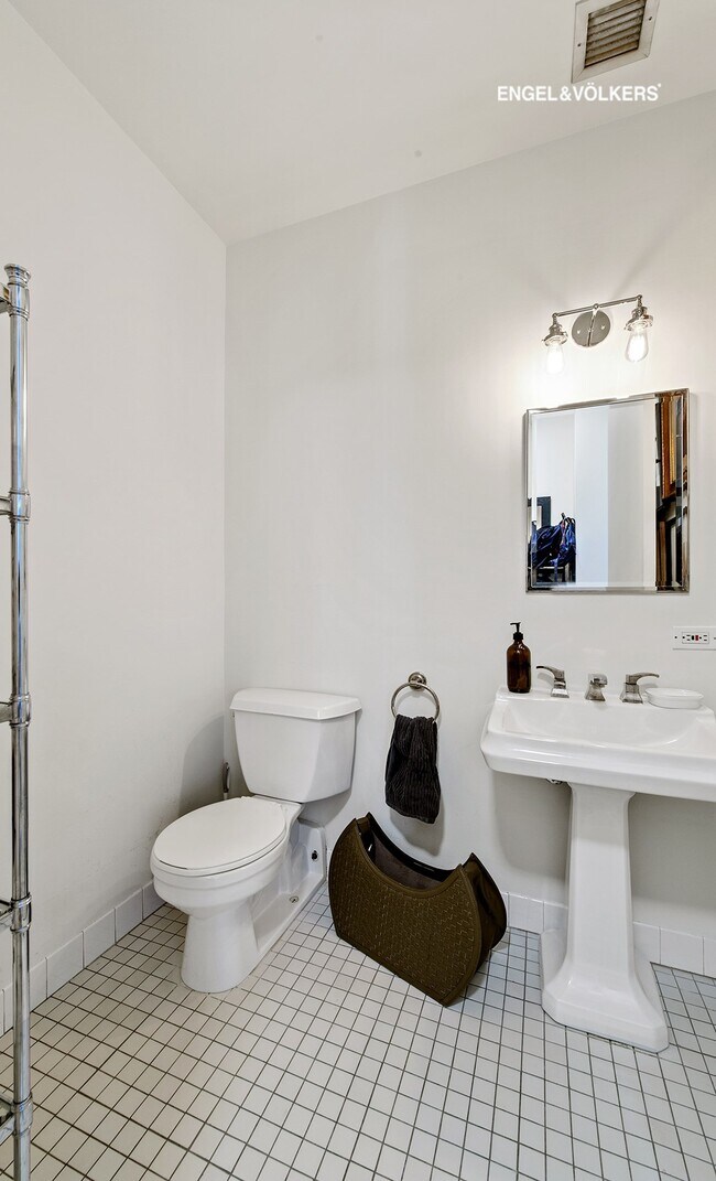 Building Photo - 245 7th Ave