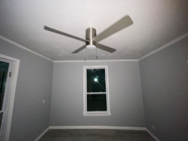 Building Photo - 3 bedrooms 2 baths - Only $1500 Per Month
