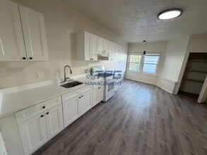 Building Photo - 6 Oswald Pl