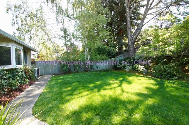 Building Photo - "Charming 4-Bedroom Oasis in San Rafael wi...