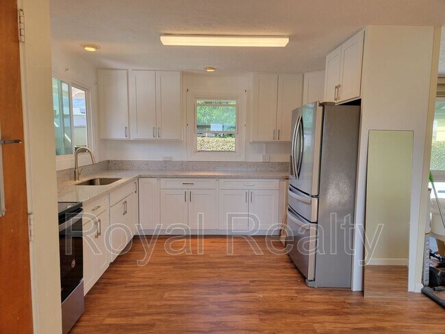 Building Photo - 3415 Kalua Rd