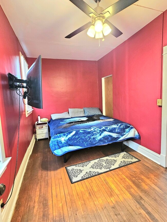 Building Photo - 1515 S 57th Ct