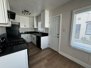 Building Photo - 1128 Orange Ave