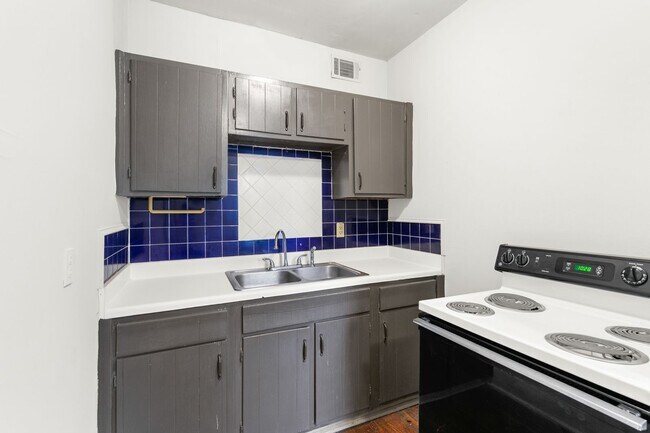 Interior Photo - Grandview