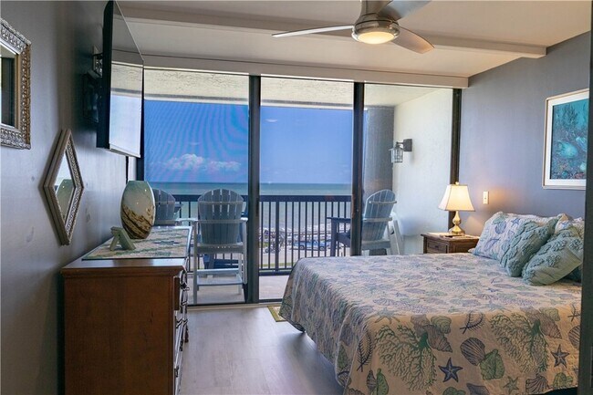 Building Photo - 4141 Ocean Dr