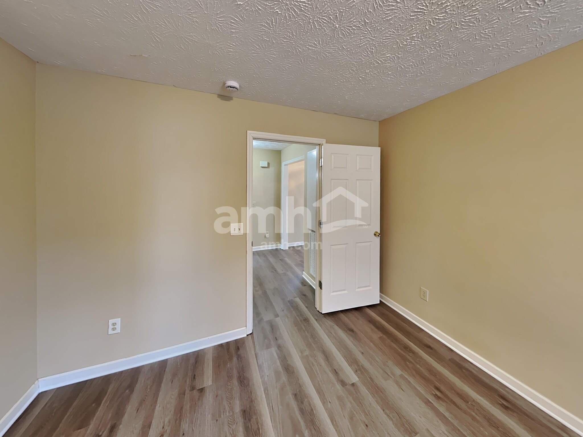 Building Photo - 1212 Wembley Ct