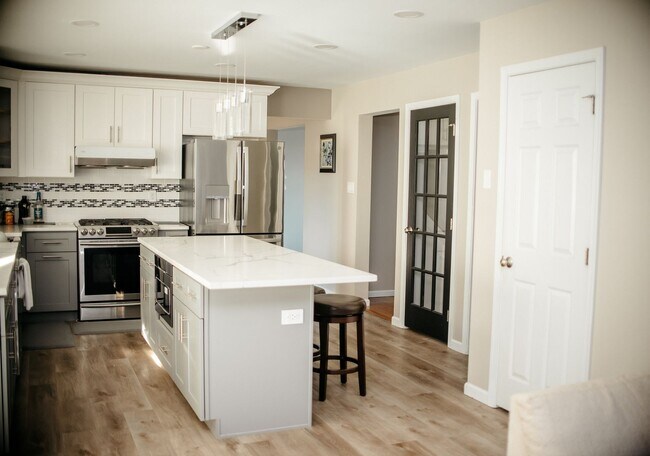 Building Photo - 20 Limestone Ln