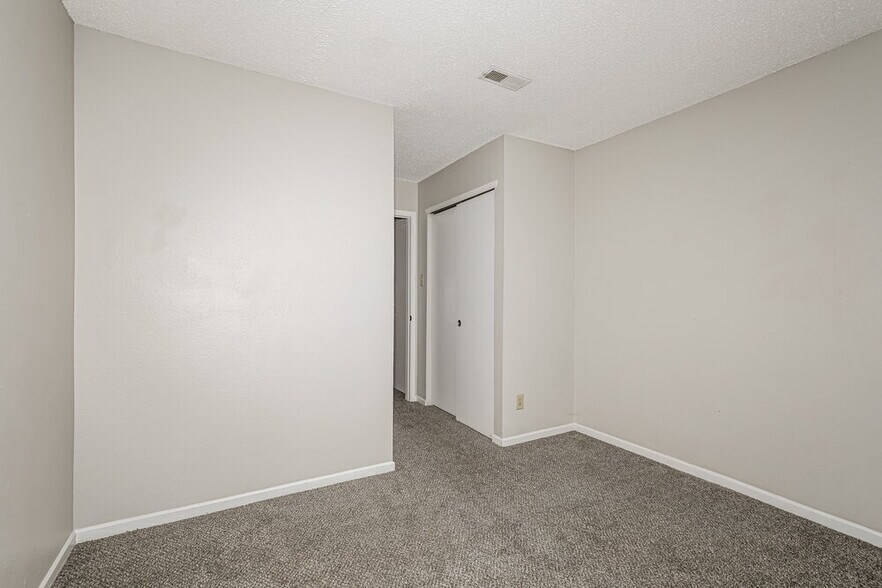 Building Photo - 3015 Redland Ln