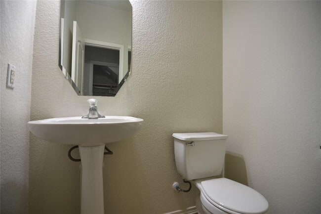 Building Photo - 2413 Rachel Ct