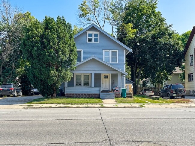 Primary Photo - 2862 Lincoln Way