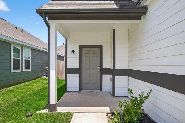 Building Photo - 2348 Mooneye Ct