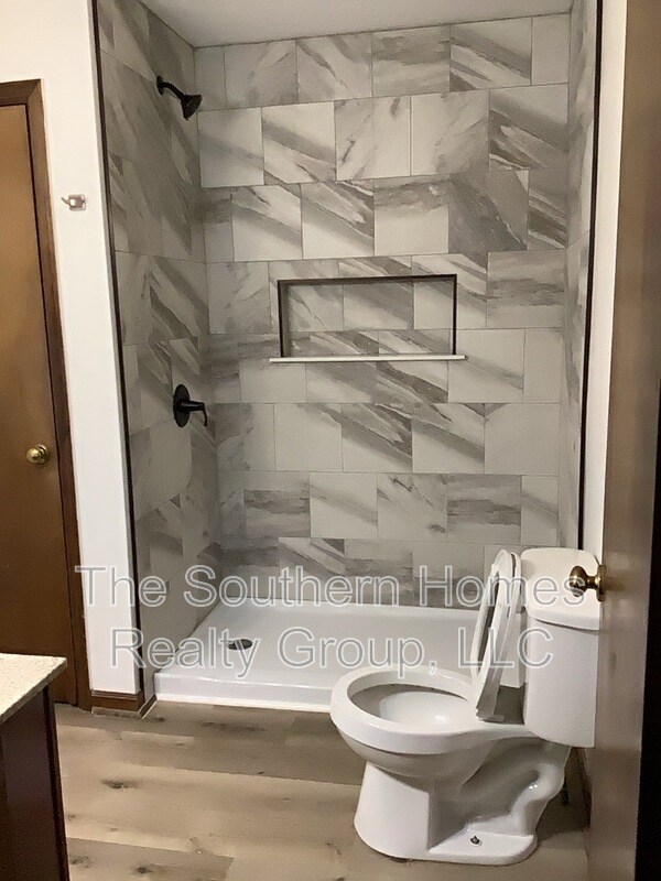 Building Photo - 1221 S Matlock Ave