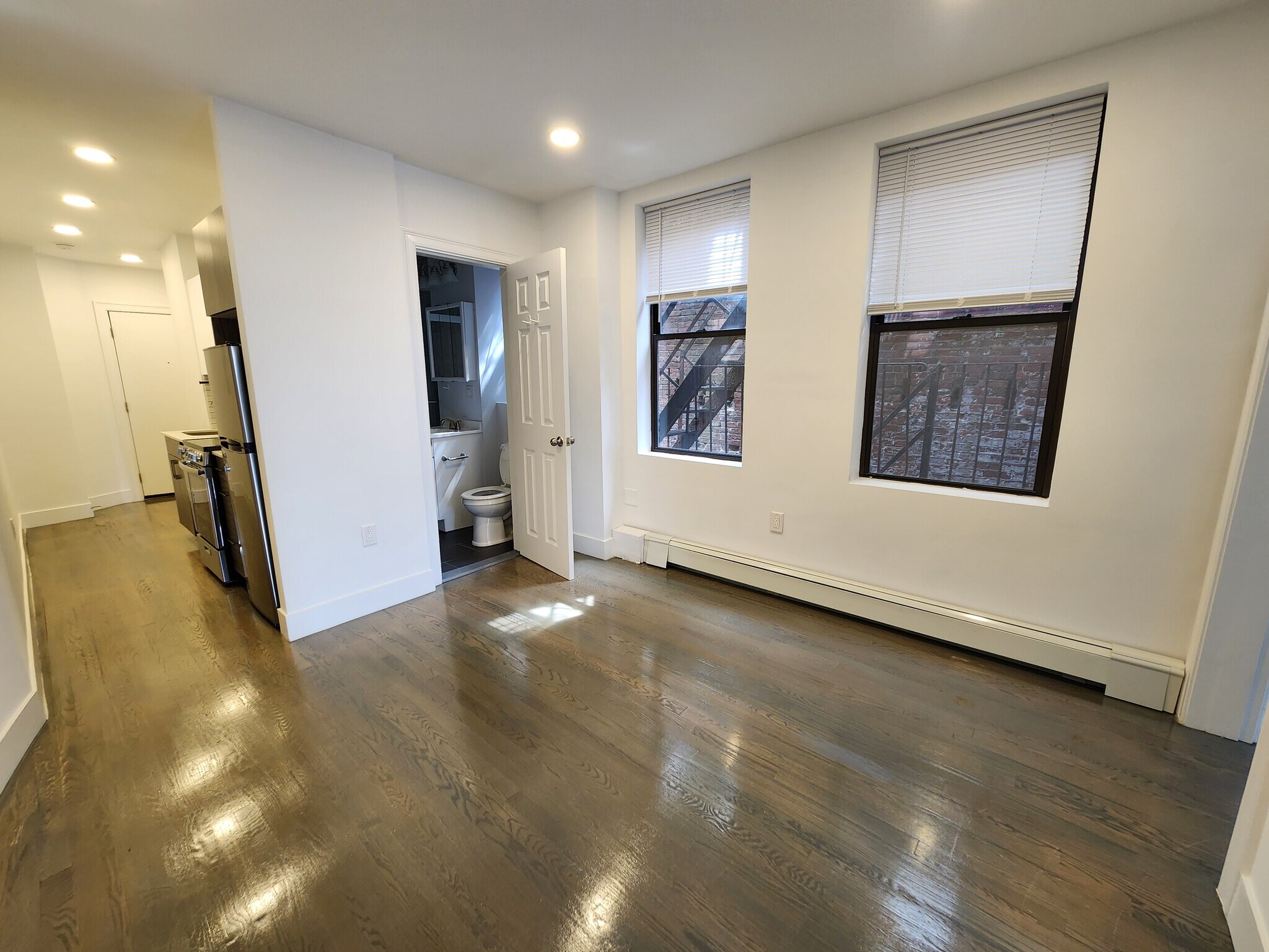 Building Photo - 47 Joy St