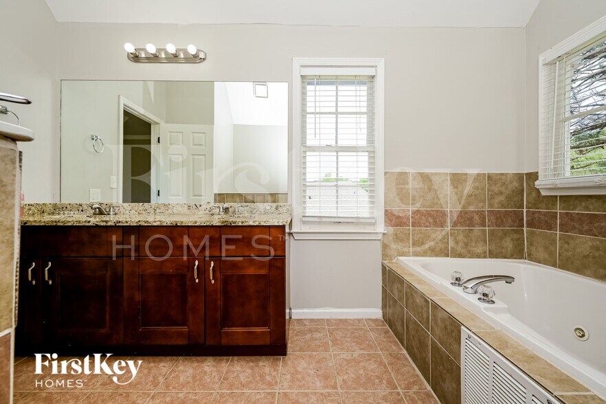 Building Photo - 55 Cinnamon Fern Cir