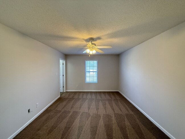 Building Photo - 2120 Dave St