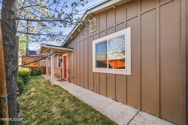 Building Photo - 58 Caliente St