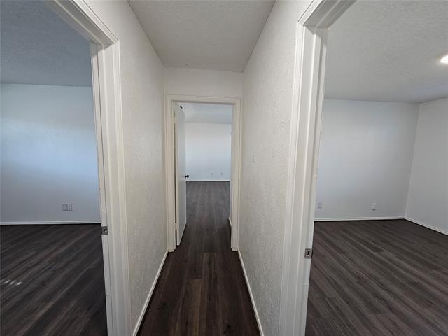 Building Photo - 2400 Meadow Creek Dr