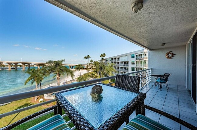 Building Photo - 5901 Bahia Del Mar Cir N